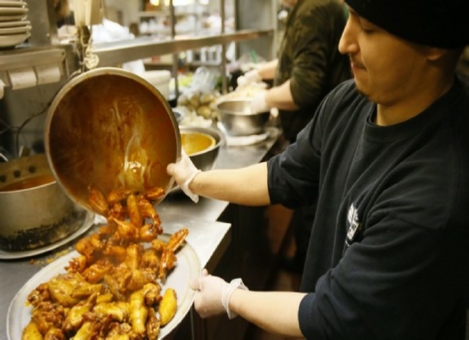 servir-alitas-buffalo